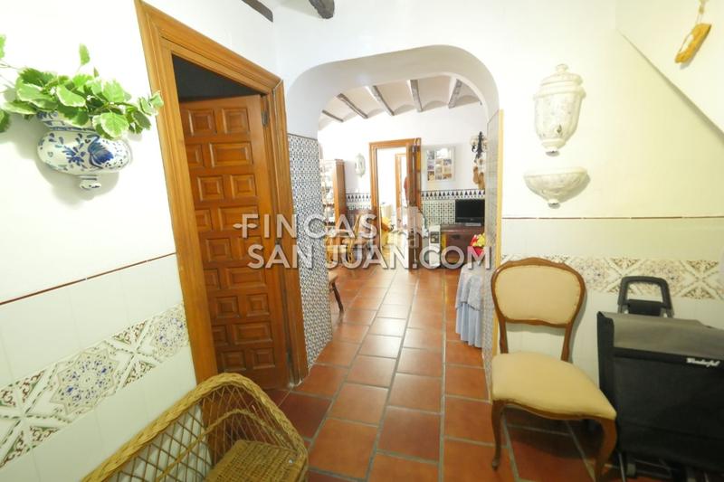 Foto 48992df8-23c1-4b50-8e24-a1aa1d5fa8e8. Chalet mit parking in Santa Faz Alicante