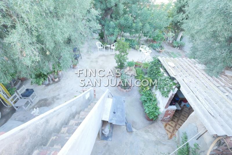 Foto 7f3dbeeb-c2a7-4b7d-9c7c-09216cc5d2ba. Chalet mit parking in Santa Faz Alicante
