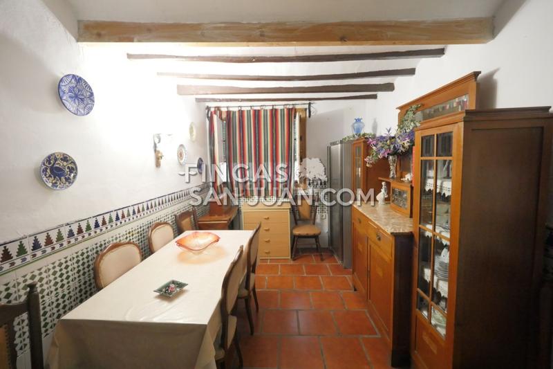 Foto 98a1ca4e-8446-4968-9a63-eaa472deeb5c. Chalet mit parking in Santa Faz Alicante