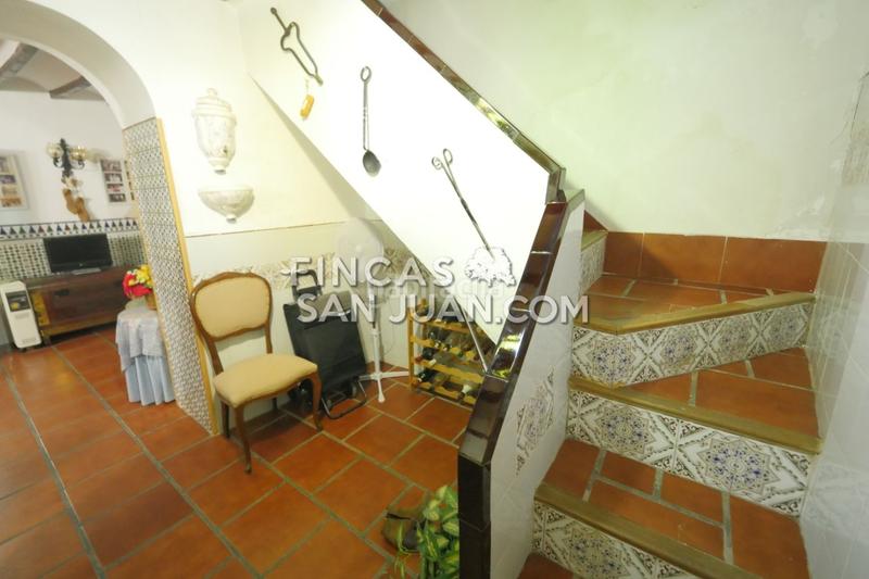 Foto a4f6e11b-4c5f-490c-b9b9-7cb204c64b47. Chalet mit parking in Santa Faz Alicante