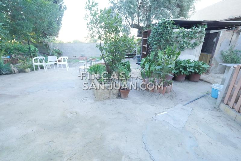 Foto a860258b-2864-4b3d-b5f9-396e8f7808a4. Chalet mit parking in Santa Faz Alicante