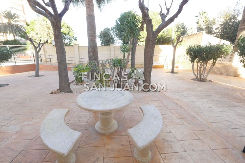 Foto adb4c259-49c5-436e-9b2f-86a46c281a9e. Pis amb piscina a PAU 5 Alicante