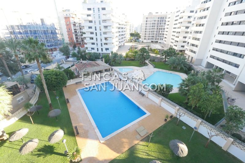 Foto f93f2251-193a-444a-8711-3855fb985829. Pis amb piscina a PAU 5 Alicante