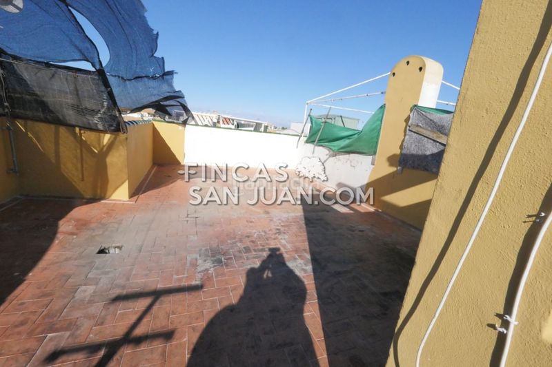 Foto 1682dfc2-7dbf-4930-b2ce-fa581eeff2b7. Pis amb piscina a Zona Carrefour - Urbanizaciones Torrevieja