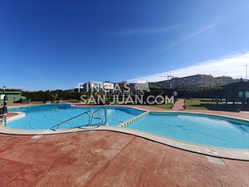 Foto c036f39a-676d-4203-9948-e15b46ccc641. Pis amb piscina a Zona Carrefour - Urbanizaciones Torrevieja