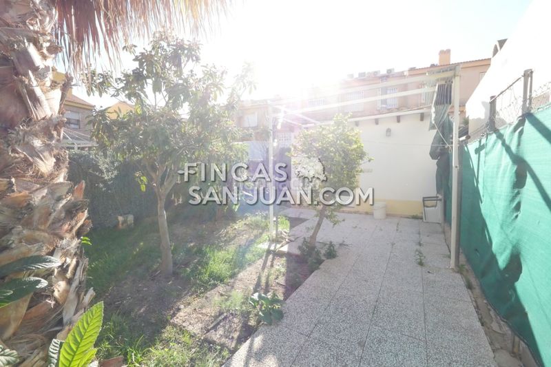 Foto 58a1bd71-d711-4bd5-b3b5-a9c1c021f519. Casa adossada amb aparcament a Centro Mutxamel