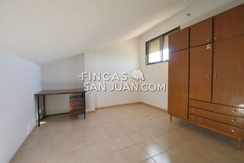 Foto 5b201c8f-d56b-4e28-bf09-217b9d08872d. Casa adossada amb aparcament a Centro Mutxamel