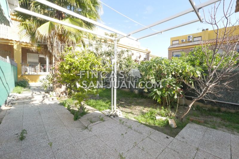 Foto 5cbb7a40-562b-4a21-8aba-944ce315800a. Casa adossada amb aparcament a Centro Mutxamel