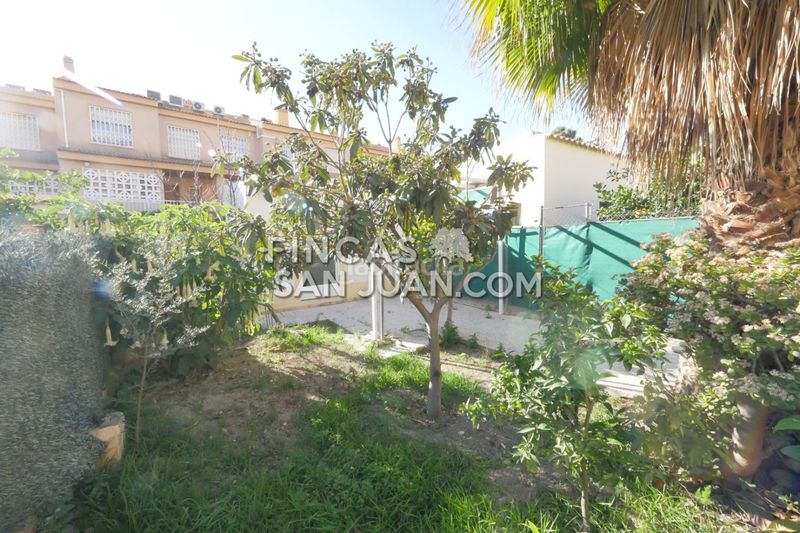 Foto 9b9032b2-0b20-4cee-9bc1-1b34791c59fd. Casa adossada amb aparcament a Centro Mutxamel