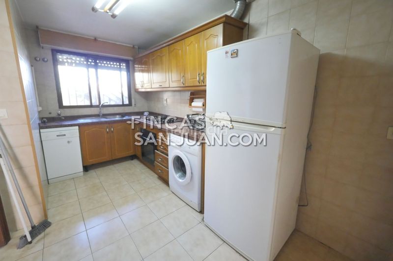 Foto 9f4c114f-4fe8-4a13-a80e-09943d70aa0c. Casa adossada amb aparcament a Centro Mutxamel