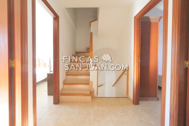 Foto b237450e-4eef-4f87-8f3c-12d128881ed7. Casa adossada amb aparcament a Centro Mutxamel