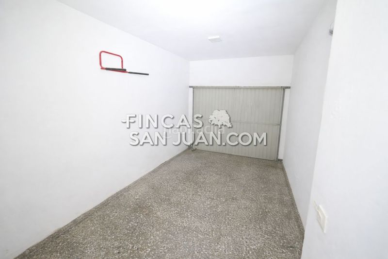 Foto b31e5c3a-d75f-4863-9226-2267bc80bdd2. Casa adossada amb aparcament a Centro Mutxamel