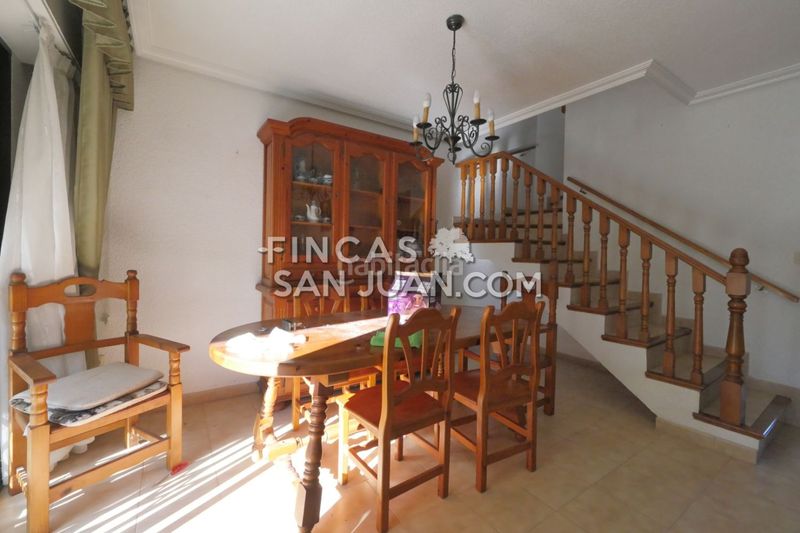 Foto d439841b-7db3-42c4-a117-46ff67aff77b. Casa adossada amb aparcament a Centro Mutxamel