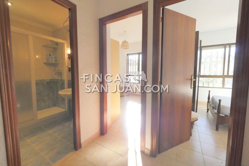 Foto fba78341-0cd1-42ed-aa54-1f74225ac008. Casa adossada amb aparcament a Centro Mutxamel