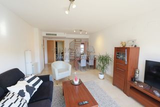Miete Dachwohnung  Pintor manuel baeza gomez. Atico en alquiler en centro, 3 dormitorios.