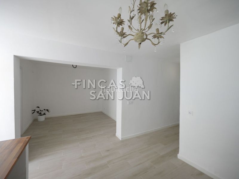 Foto 3e9d04ae-b821-438b-9ff6-8854e6a34cad. Casa amb piscina a Centro Mutxamel