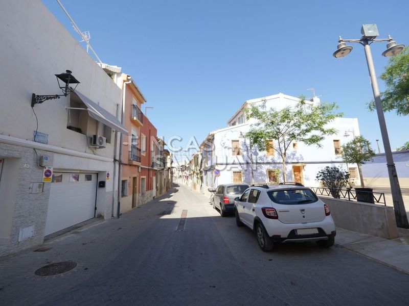 Foto 79da688b-f88e-4108-818c-4c0374d6fb0b. Casa amb piscina a Centro Mutxamel