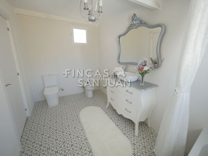Foto e8eb3586-c5ff-43c8-a337-c230d2c7f653. Casa amb piscina a Centro Mutxamel