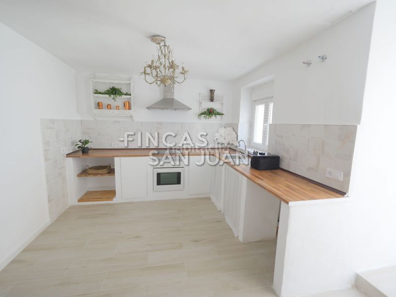 Foto e9e85aba-6a31-4089-9d85-ef51f73a4cf5. Casa amb piscina a Centro Mutxamel