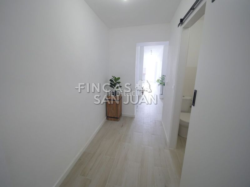 Foto fe2a5506-c94b-448b-8520-e6faff462cab. Casa amb piscina a Centro Mutxamel