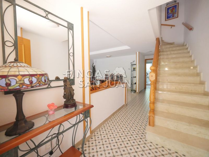 Foto 3a3af5e3-6920-44a6-bcdd-abd082c5b668. Casa adossada amb aparcament a Centro Mutxamel