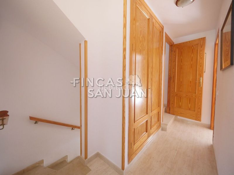 Foto 5baf2383-0458-46a8-9b65-5b6df9b1695b. Casa adossada amb aparcament a Centro Mutxamel