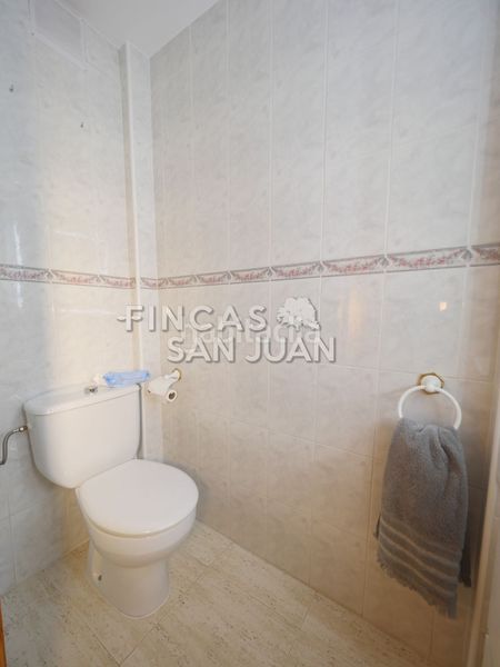 Foto 85ce5473-e7d7-44b3-84cb-b84f844c6a51. Casa adossada amb aparcament a Centro Mutxamel