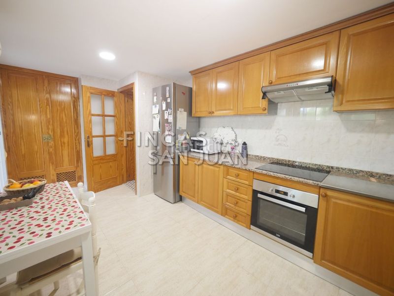 Foto aa9ee38c-93a4-4467-898f-762c21319ce6. Casa adossada amb aparcament a Centro Mutxamel