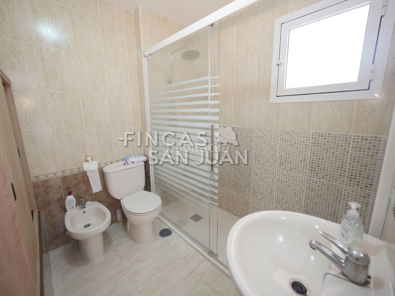 Foto d261cdfe-2c1e-4d24-a0e2-ef1be6e6ca83. Casa adossada amb aparcament a Centro Mutxamel