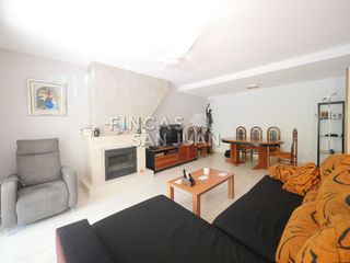 Casa a schiera in Centro. Adosado en venta en mutxamel, 3 dormitorios.