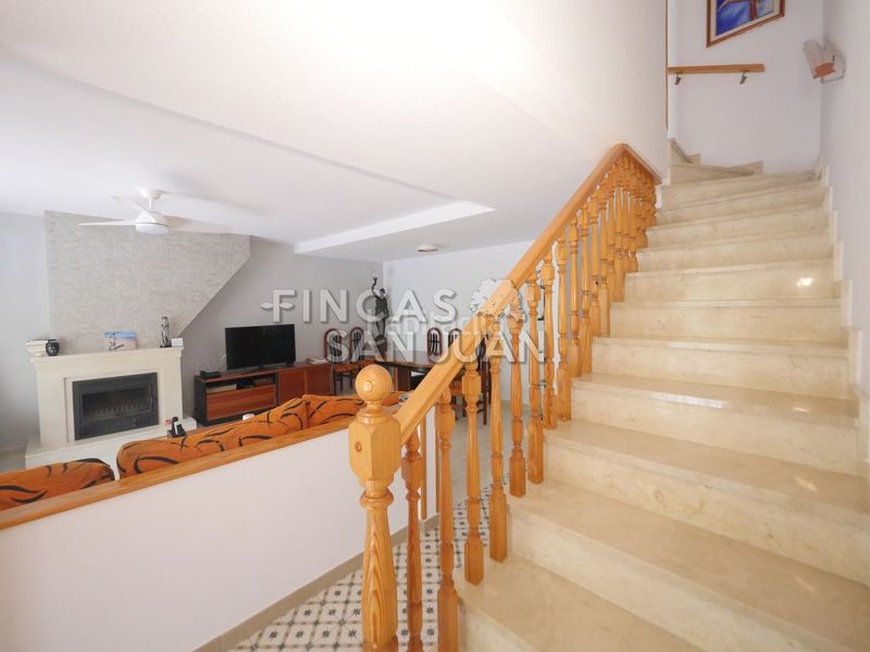 Foto f83736db-4b50-4c02-aa5b-51035cdc1088. Casa adossada amb aparcament a Centro Mutxamel