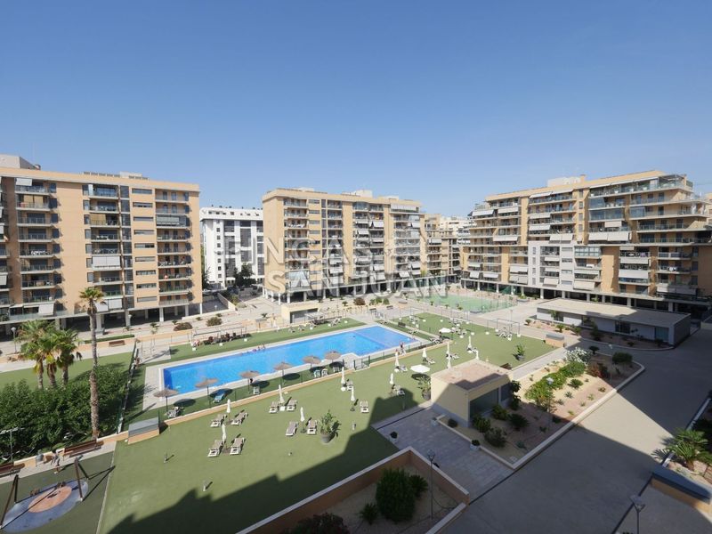 Foto b6982ac8-2ff0-4222-831a-0f7663706a0c. Pis amb aparcament piscina a PAU 5 Alicante