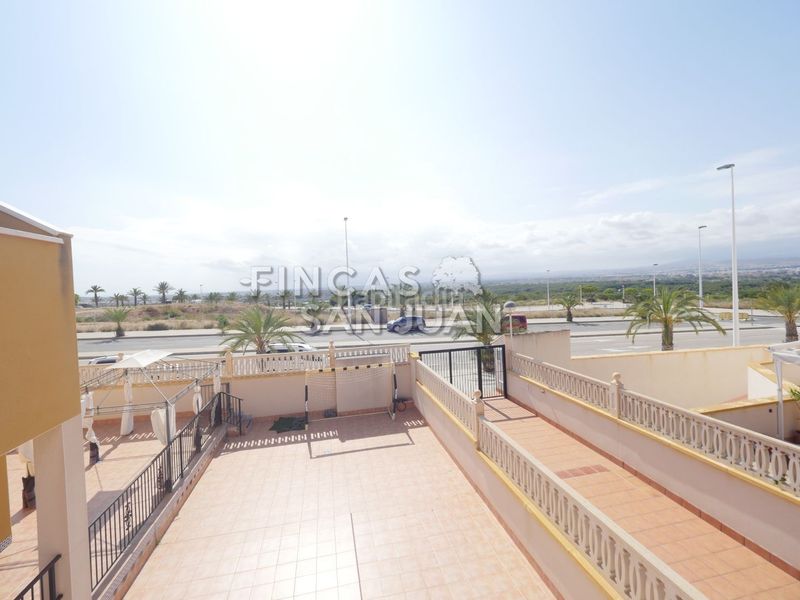 Foto 40e60e6e-b078-4c7a-9aaf-19d9c82fd73f. Àtic amb piscina a Los Arenales del Sol Elche / Elx