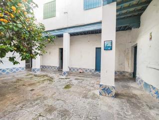 Casa en La Banda - Campo de Ftbol. Se vende casa estilo andaluz, ideal para hacer varios apartament