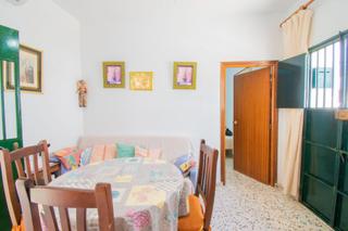 Maison à Paterna de Rivera. Se vende casa con terreno en paterna de rivera