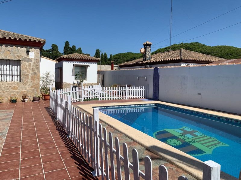 Foto 68744234-9851-4ffd-9074-88a7d008f26a. Affitto chalet con piscina in Núcleo urbano Chiclana de la Frontera