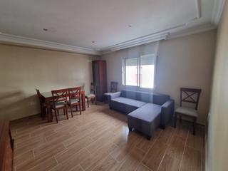 Location Appartement à Núcleo urbano. Se alquila piso para todo el año zona fuente amarga