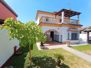 Chalet en Sancti Pietri. Chalet urbano en sancti petri  vive junto al mar en un entorno n