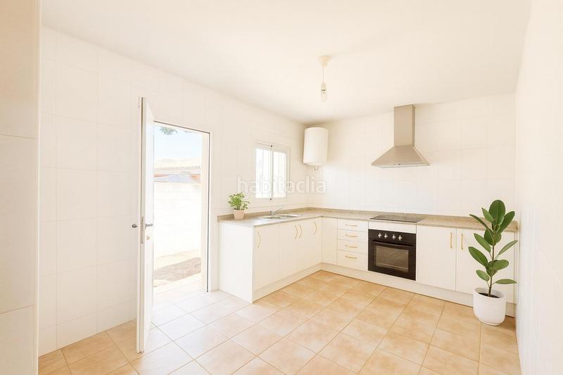 Foto 91907d9b-37b2-4b52-be41-66a6dcd64753. Chalet encantador chalet ideal para hogar familiar en Chiclana de la Frontera