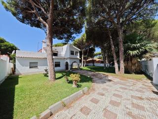 Chalet à Calle jurel el 1. Chalet junto a la playa de la barrosa a pocos metros