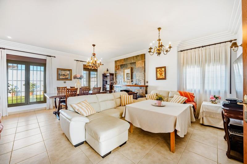Foto a13b0b6c-4319-461e-8ac0-0852be6509e2. Chalet mit parking pool in Núcleo urbano Chiclana de la Frontera