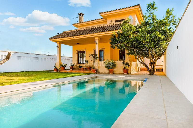 Foto ae6850f7-b007-4796-9eaf-0d1a2390671f. Chalet mit parking pool in Núcleo urbano Chiclana de la Frontera