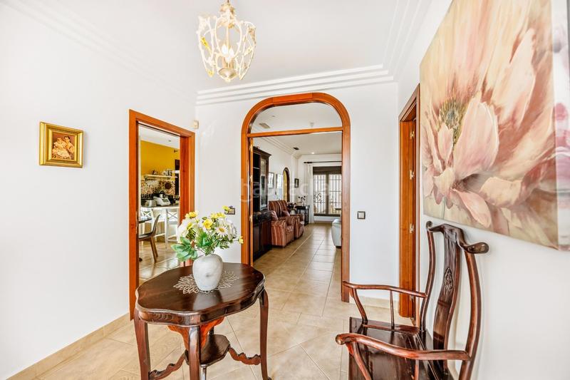 Foto c94711ce-bc97-4ba2-a4f4-99adefbfd2d7. Chalet mit parking pool in Núcleo urbano Chiclana de la Frontera