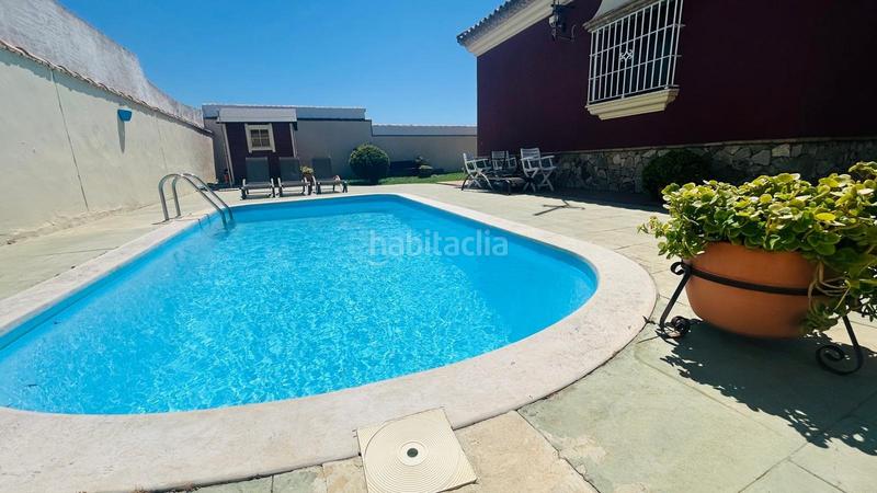 Foto 3f9aa60f-f0b8-49c5-af0f-3d3d7615b755. Chalet avec parking piscine dans Las Lagunas - Campano Chiclana de la Frontera