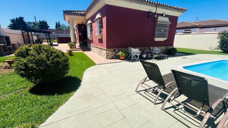 Foto 6a3e180e-e655-4d4b-bc72-78b533420051. Chalet avec parking piscine dans Las Lagunas - Campano Chiclana de la Frontera