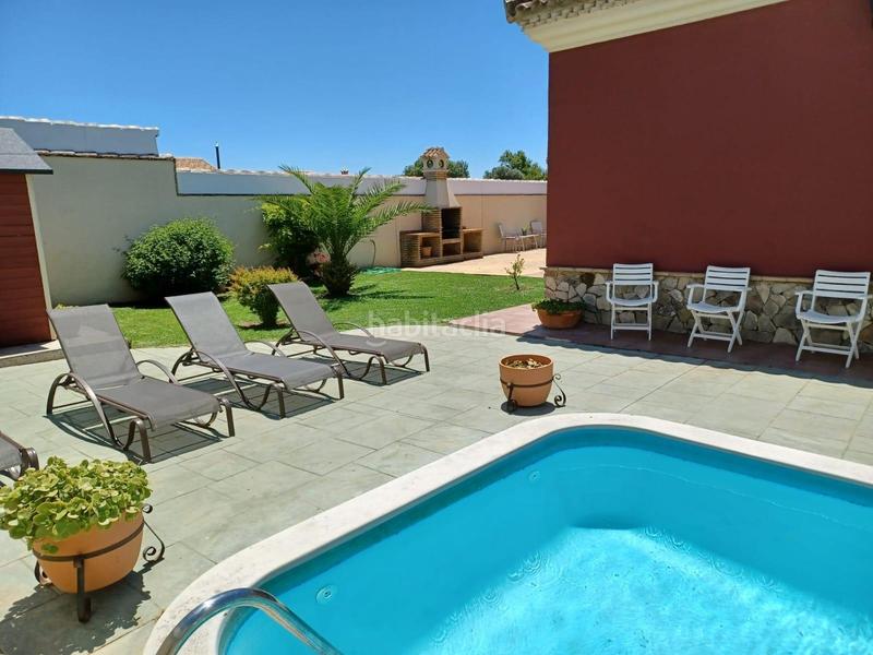 Foto b714e1df-b98a-4a11-81ba-2f9ff8a66a7e. Chalet avec parking piscine dans Las Lagunas - Campano Chiclana de la Frontera