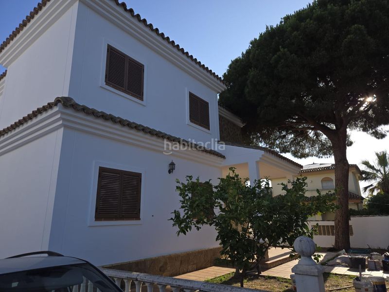 Foto f4a29573-fc28-43ae-b9be-c8bd6b9f9b19. Casa amb aparcament a Los Gallos Chiclana de la Frontera