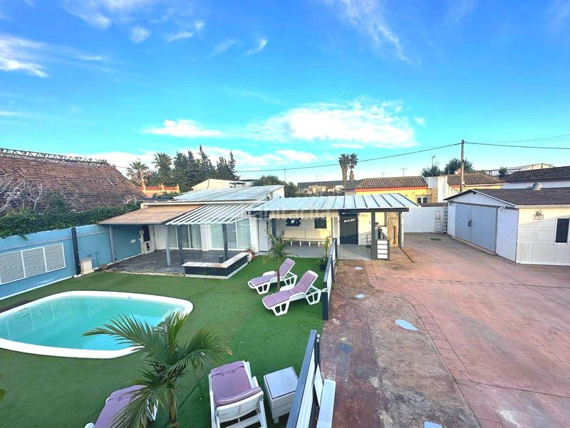 Foto 51d85074-65b6-45c5-b7c7-03424e8ace14. Xalet amb aparcament a Conil Conil de la Frontera