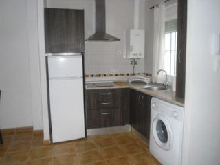 Rent Flat in Núcleo urbano. Piso en alquiler para todo el año planta baja