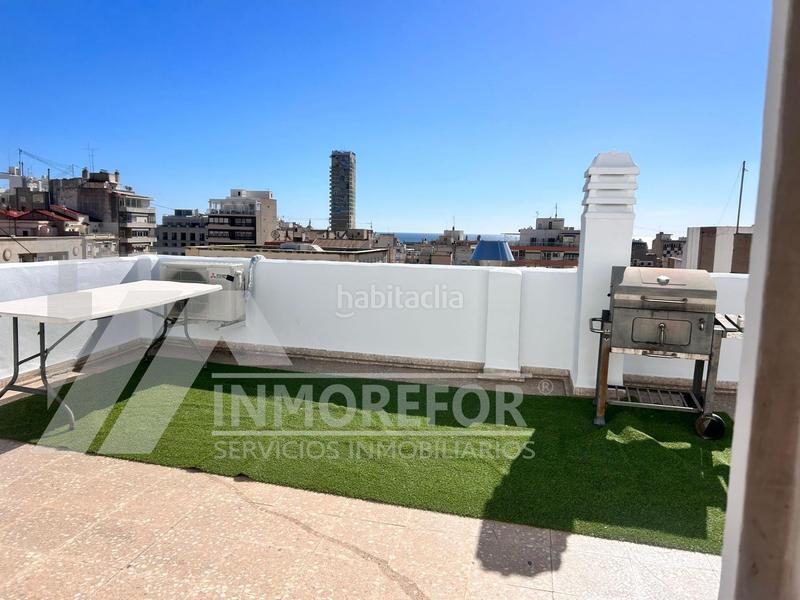 Foto f3a11178-2cfe-47ab-a1d3-4b9cb474e75d. Àtic a Barrio del Centro Alicante